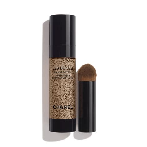 The CHANEL LES BEIGES Foundation 